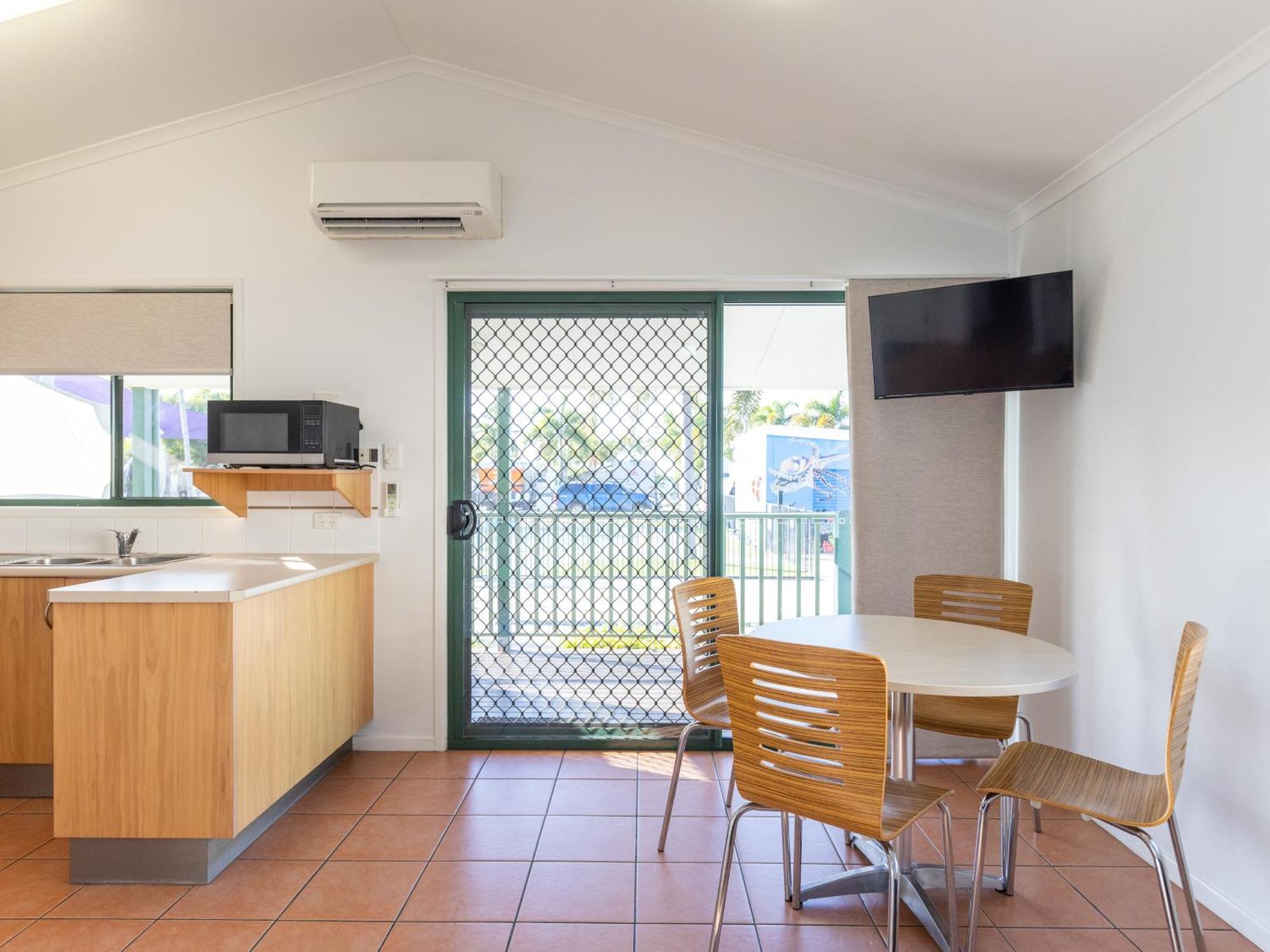 Nrma Bowen Beachfront Holiday Park Zimmer foto